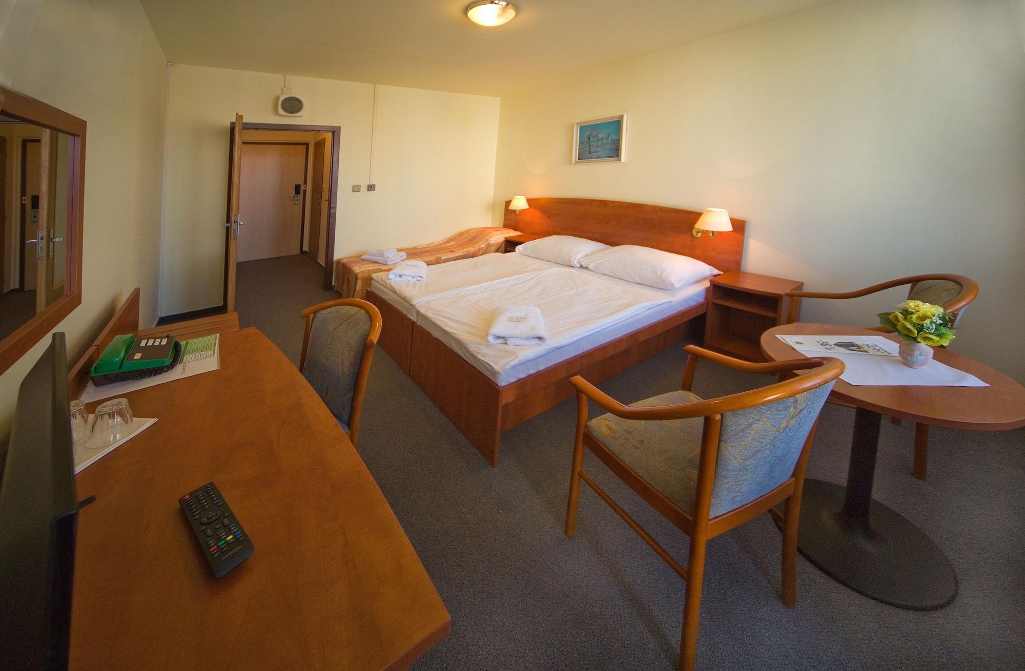 Krystal Hotel Praga